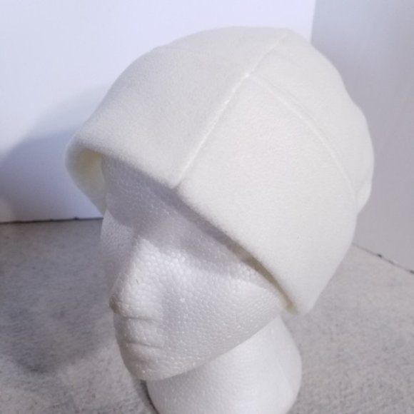 Old Navy Cute Soft Warm Winter Beanie Toque - Picture 1 of 8